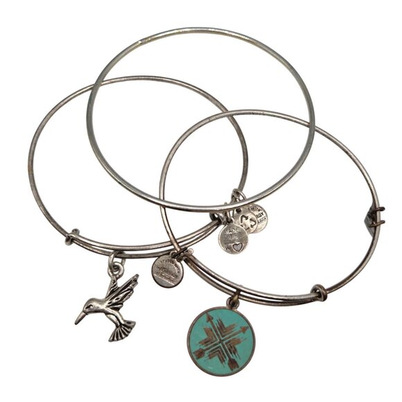Silver Charm Bangle Bracelets Set With Hummingbird & Turquoise Round Pendant Des - Picture 1 of 2